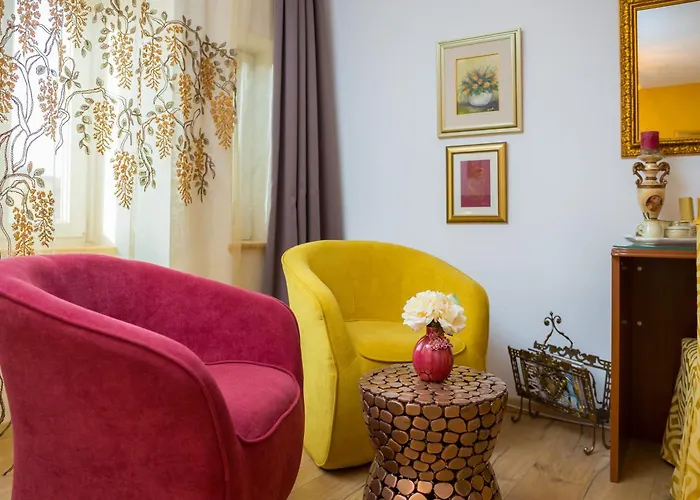 Romantic Luxury Rooms